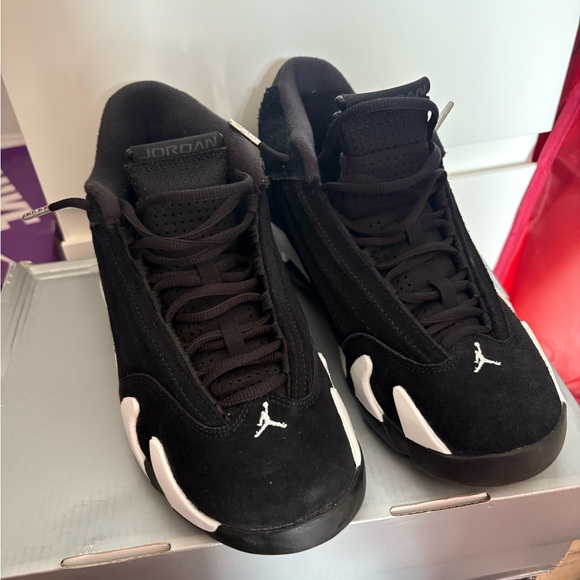 Jordan Men's Black and White Sneakers